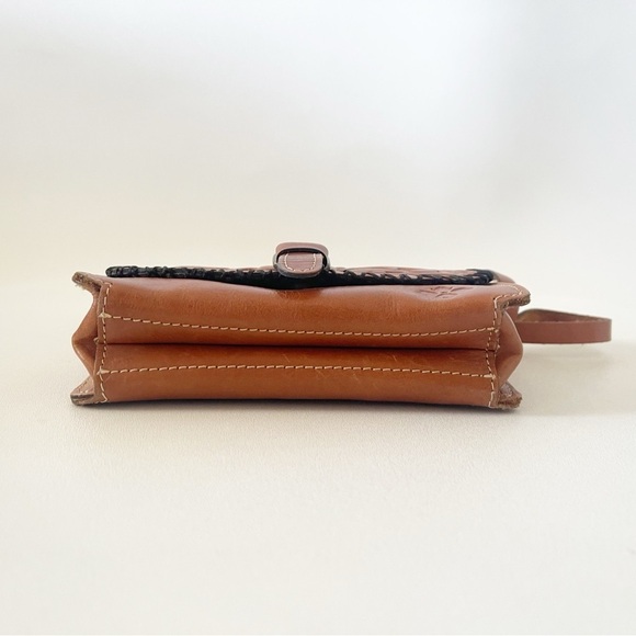 Patricia Nash Bag Torri Tooled Leather Clutch Convertible Crossbody Floral Tan - Picture 6 of 15